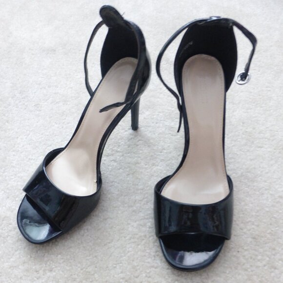 FOREVER 21 black patent classic thick single strap heels - Picture 8 of 9